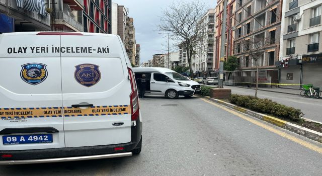 Şüpheli paket fünye ile patlatıldı