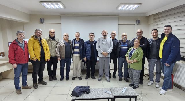 Nazillili fotoğraf tutkunları yeni teknolojileri öğreniyor