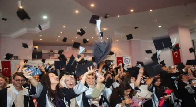 Adnan Menderes Üniversitesi Atça MYO’da Mezuniyet Coşkusu