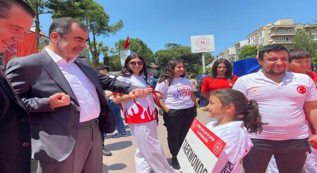 AK Parti Aydın Teşkilatı 19 Mayıs Etkinliklerinde Gençlerle Buluştu