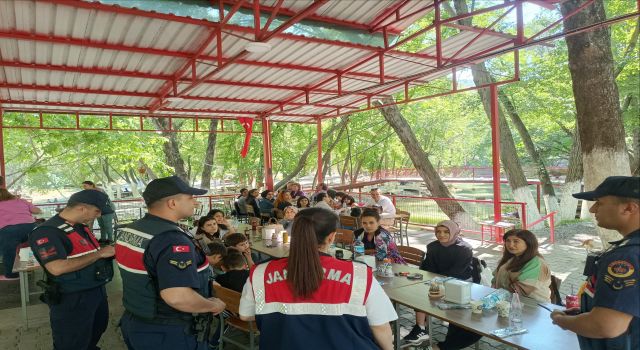 Bozdoğan'da jandarma ekiplerinden bilgilendirici devriye