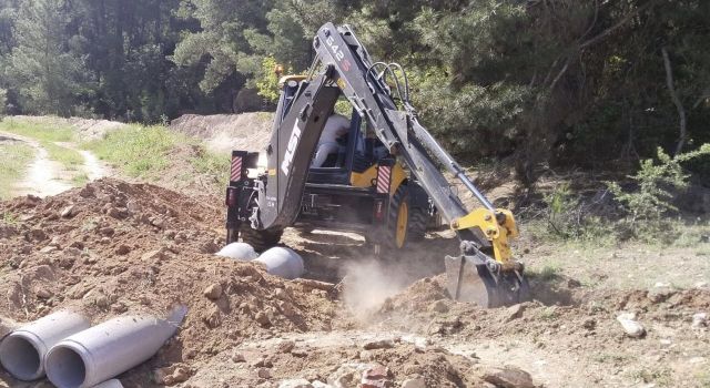 Karacasu'da yağmur suyu tahliye hattı güçleniyor