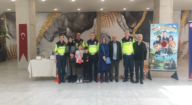 Trafik Jandarmanın standına ilgi yoğun oldu