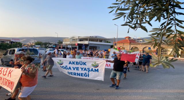 Didim Akbük’te Binlerce Kişi Zeytin Yasasına Karşı Yürüdü