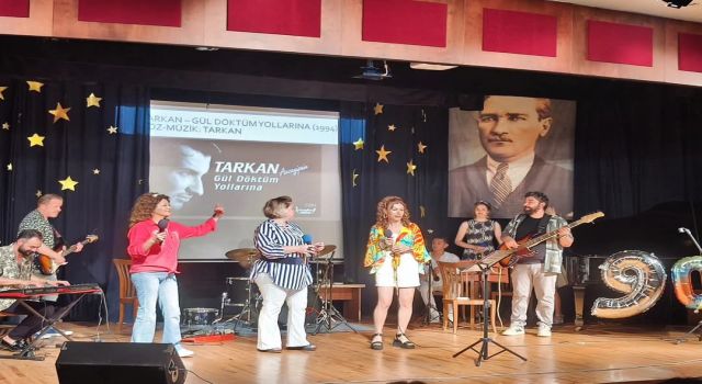 Nazilli Lisesi’nden Nostaljik Yolculuk: “90’lar Gecesi” Gönülleri Fethetti