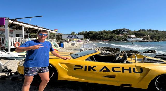 Tatil beldelerinde yeni trend: Spor araba görünümlü sürat tekneleri ilgi görüyor