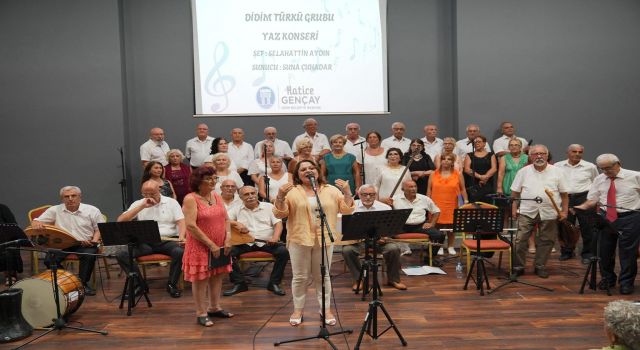 Didim'de yaz akşamları türkülerle şenlendi