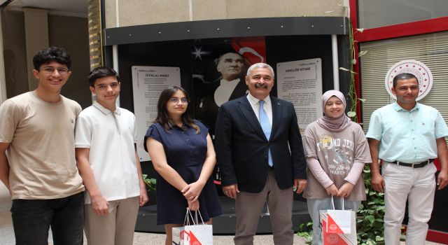 Müdür Özcan, il birincilerini ağırladı