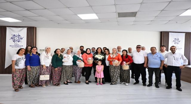 Köylüler'den Başkan Çerçioğlu'na incirli teşekkür