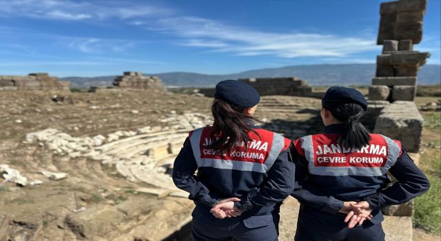 Antik kentte jandarma devriyesi
