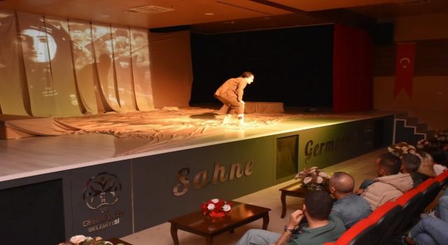 Kurtuluşun Kadınları tiyatrosu Germencik'te seyirciyle buluştu