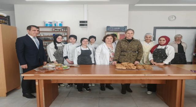 Kaymakam Kan’dan Nahit Menteşe Kız MTAL’e Ziyaret