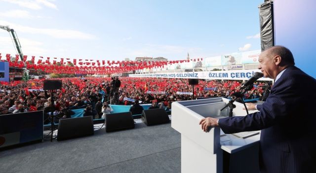 Cumhurbaşkanı Erdoğan: "Bizimle laf değil eser, hizmet yarıştırın"