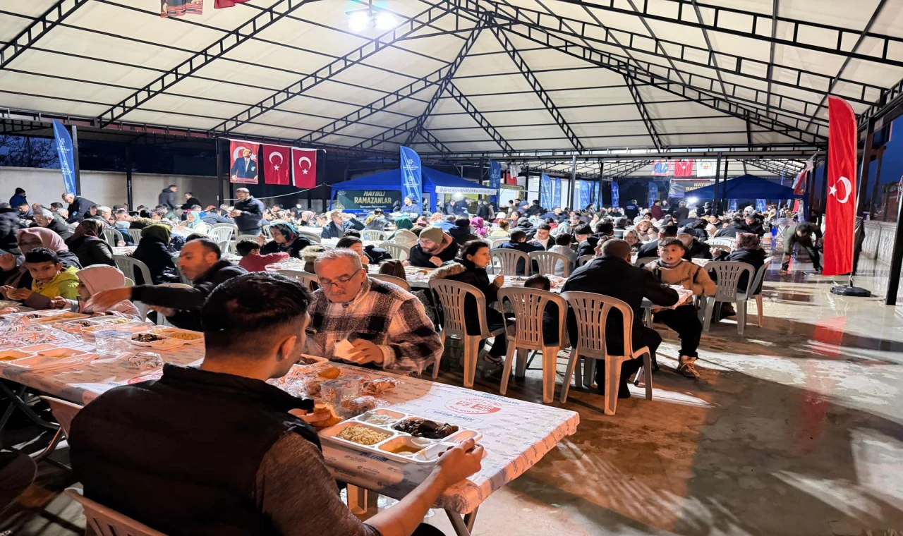 BAŞKAN ÇERÇİOĞLU AYDIN’IN DÖRT BİR YANINDA VATANDAŞLARI İFTAR SOFRALARI İLE BULUŞTURUYOR