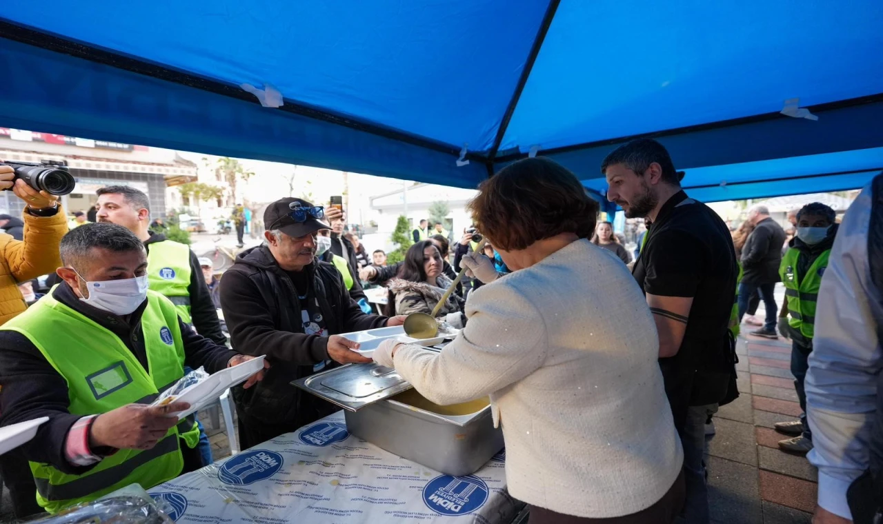 Didim'de vatandaşlar, Didim Belediyesi’nin iftar sofralarında bir araya geldi