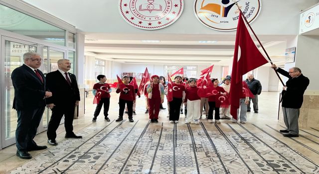 İkinci dönem "Bayrak Sevgisi" dersiyle başladı