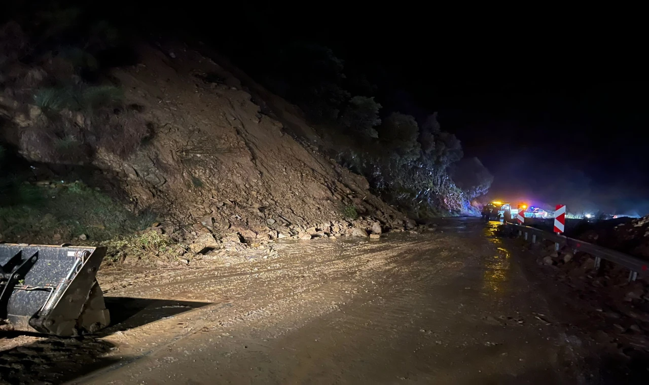 Nazilli Belediyesi’nden heyelan bölgesinde yoğun mesai