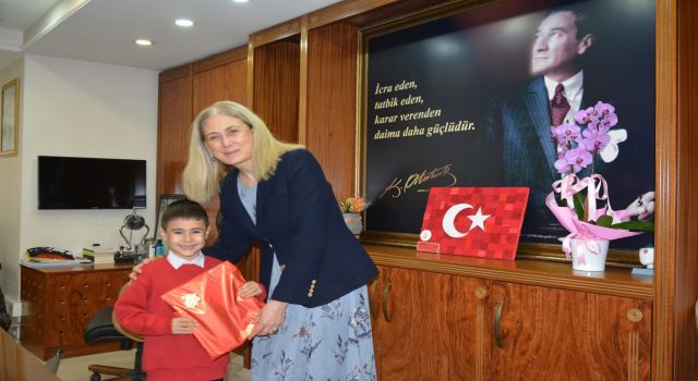 Nazilli Kırmızı Otobüs Anaokulu’ndan Kaymakam Küpeli Kan’a Ziyaret