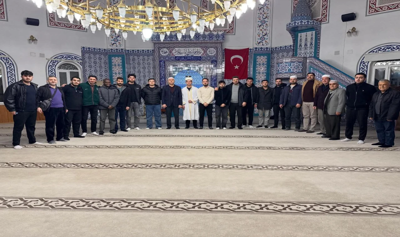 Nazilli’de Üniversiteli Gençlerle İftar Buluşması