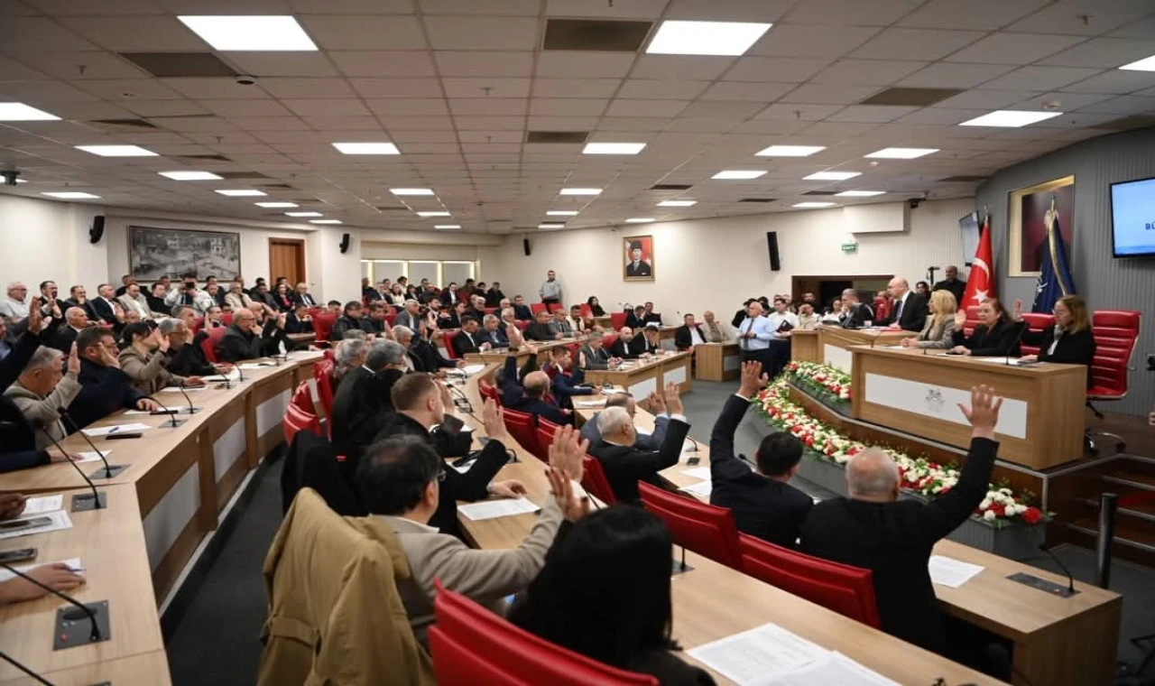 CHP’den Aytekin Kaya’ya: “Rüzgar Gibi Parti Değiştirdi”