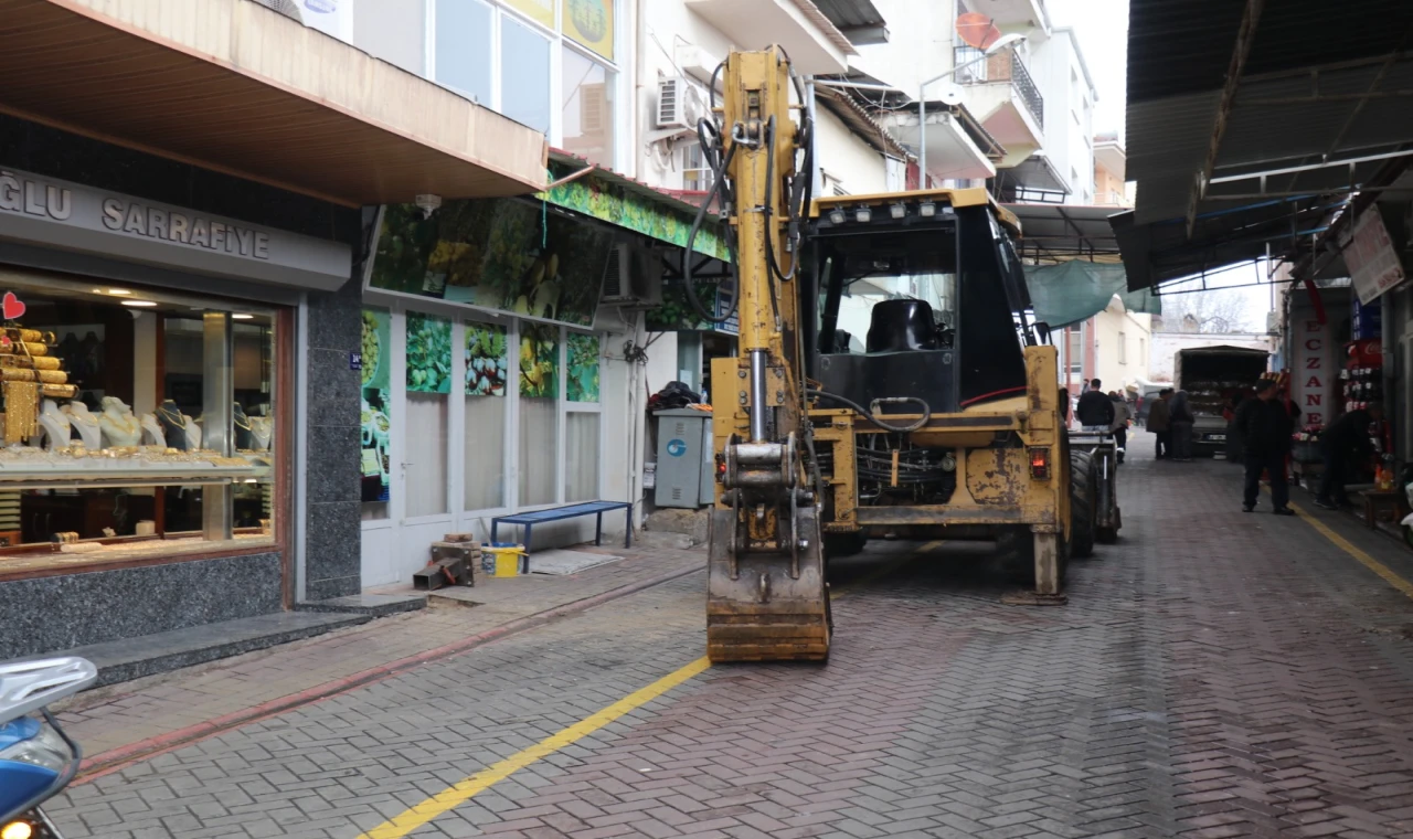 Bozdoğan Belediyesi Uyardı: Simit Pazarı Sokağı Trafiğe Kapatıldı