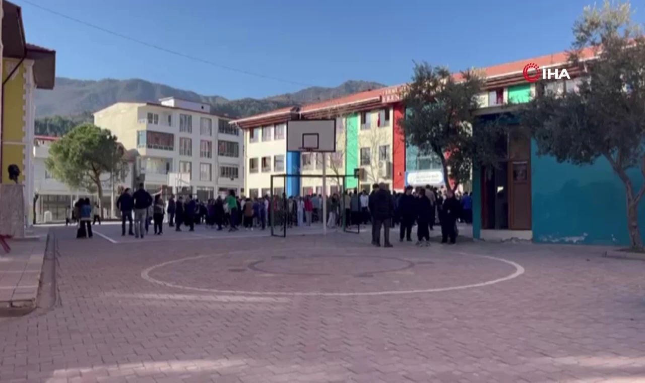 Denizli’de korkutan deprem