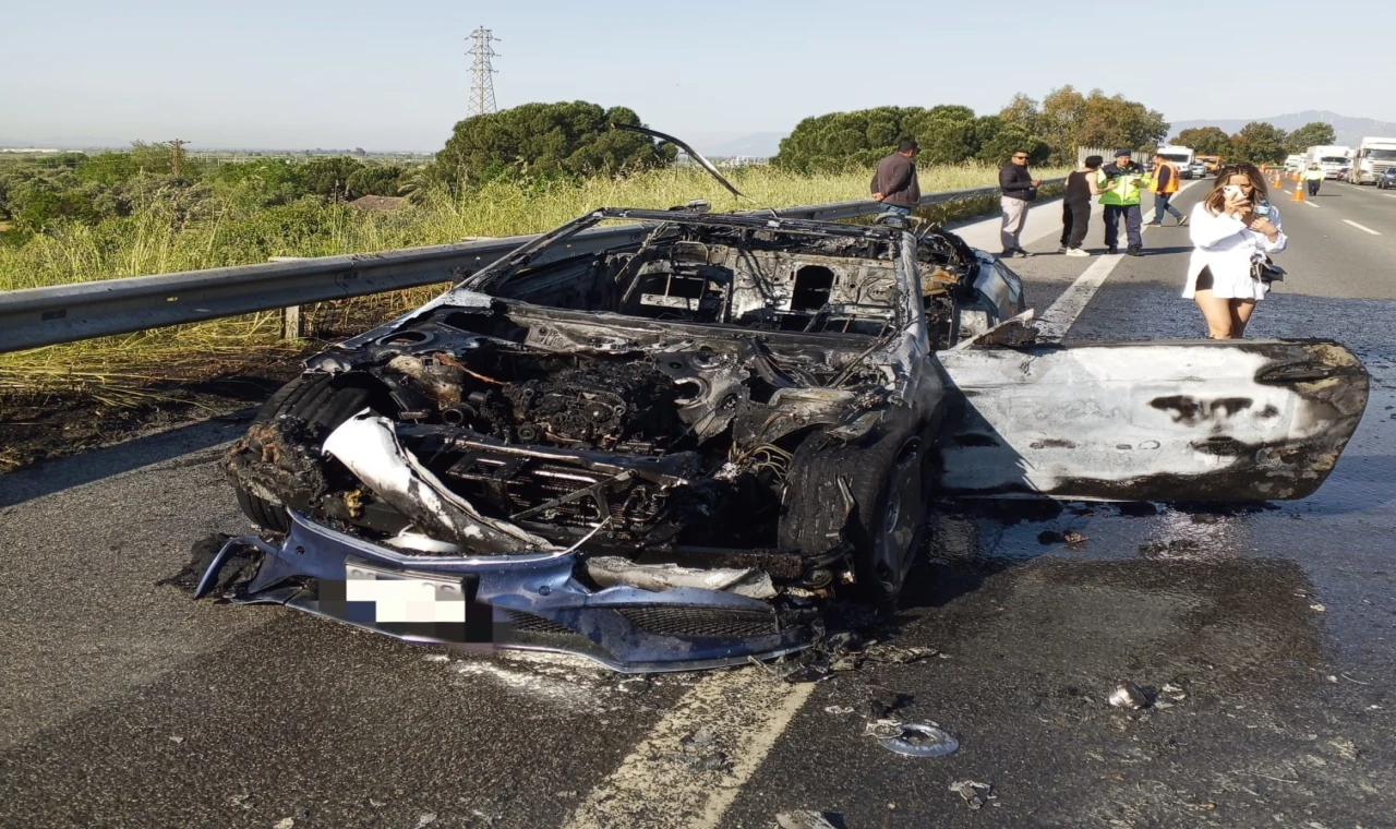 Aydın-İzmir Otoyolu’nda Araç Yangını Paniği