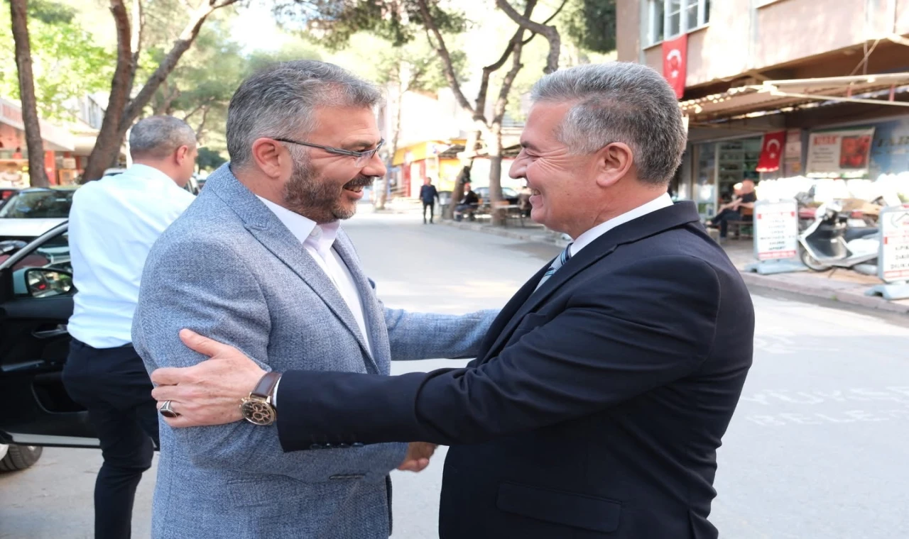 Buharkent’te Siyasi Buluşma: Milletvekili Ömer Özmen Başkan Erol’u Ziyaret Etti