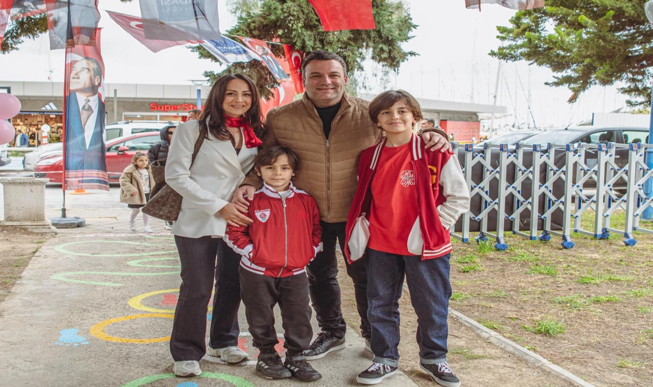 KUŞADASI BELEDİYESİ 23 NİSAN’DA ÇOCUKLARA UNUTULMAZ BİR GÜN YAŞATTI