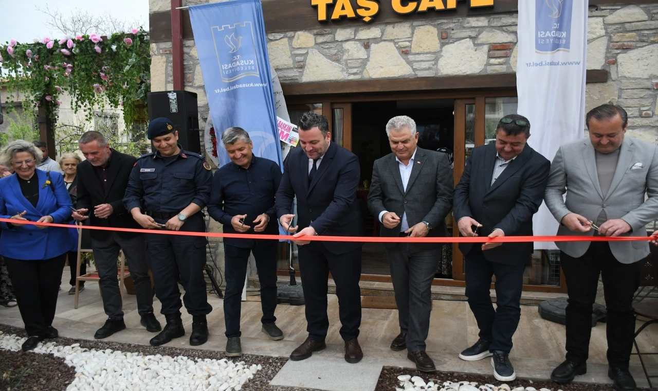 Kuşadası Caferli Mahallesi yeni muhtarlık binasına kavuştu