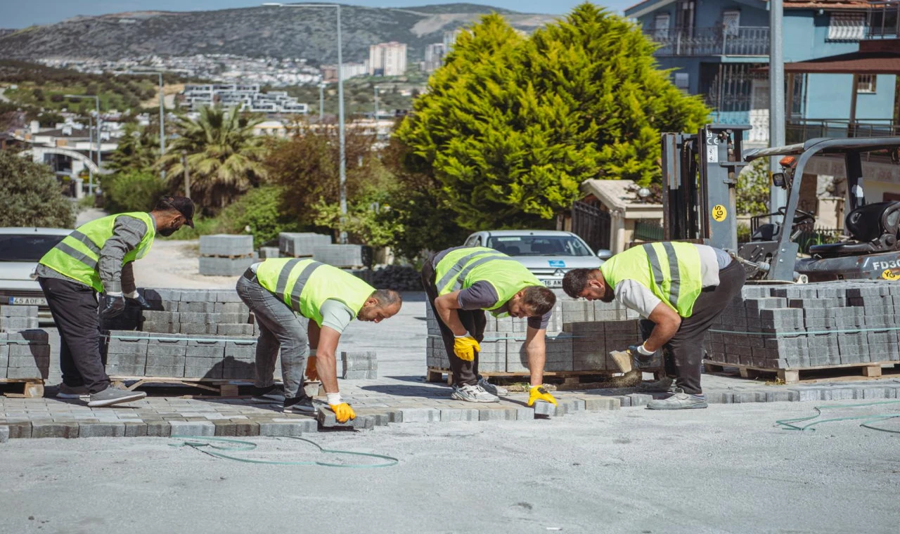 KUŞADASI’NDA GÜÇLÜ ÜSTYAPI İÇİN YATIRIMLAR KESİNTİSİZ DEVAM EDİYOR