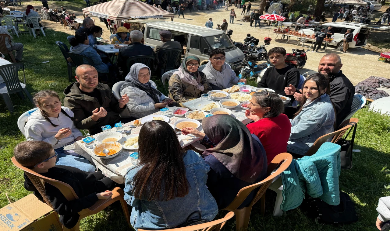Kuyucak’ta Asırlık Değer Yaşatılıyor: Dede Hayrı’na Yoğun İlgi