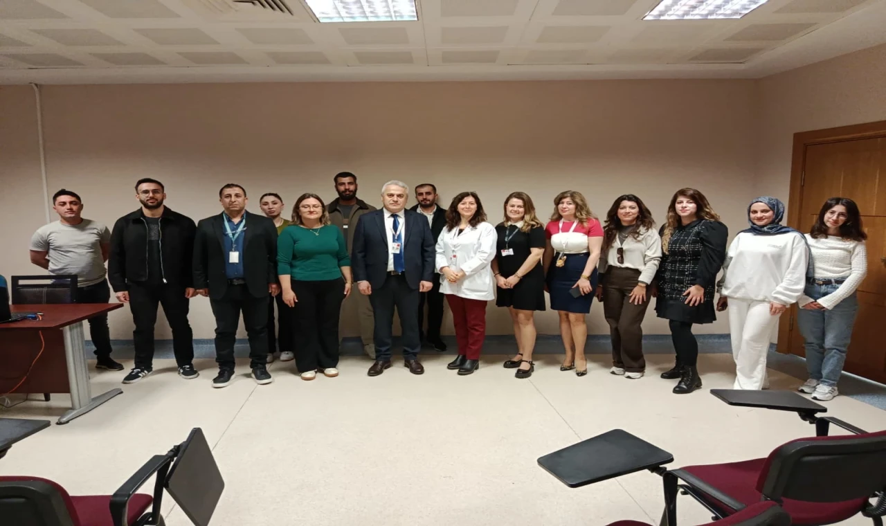 Nazilli Devlet Hastanesi'nde acil bakım hemşireliği eğitimi başladı