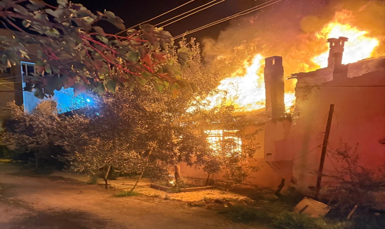 Yenipazar’da Korku Dolu Anlar: Yangında Mahsur Kalan Kadın Son Anda Kurtarıldı