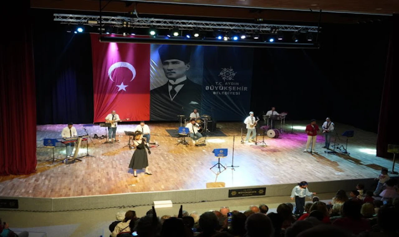 BAŞKAN ÇERÇİOĞLU HER YAŞTAN VATANDAŞI KÜLTÜR VE SANAT ETKİNLİKLERİ İLE BULUŞTURMAYA DEVAM EDİYOR