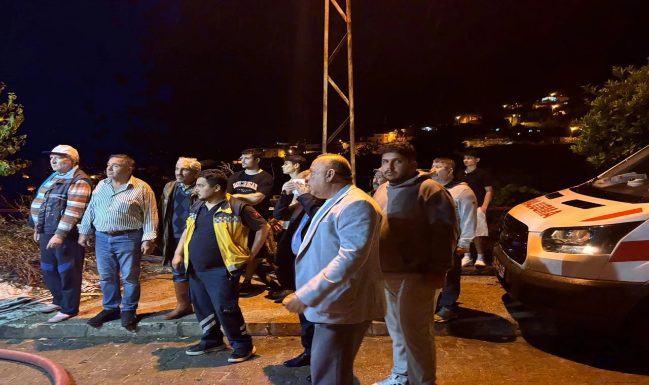 Bozdoğan Hisar Mahallesi’nde Ev Yangını Kontrol Altına Alındı