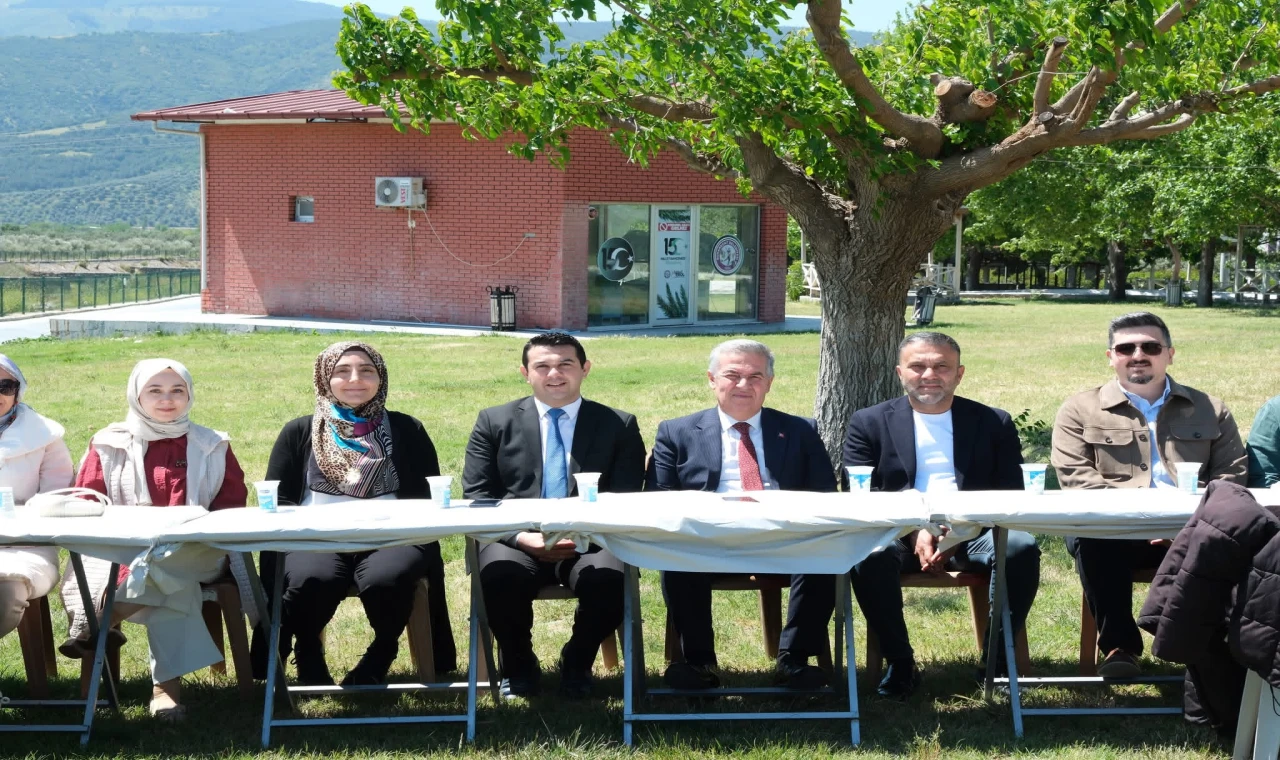 Buharkent’te öğrencilerden renkli piknik etkinliği