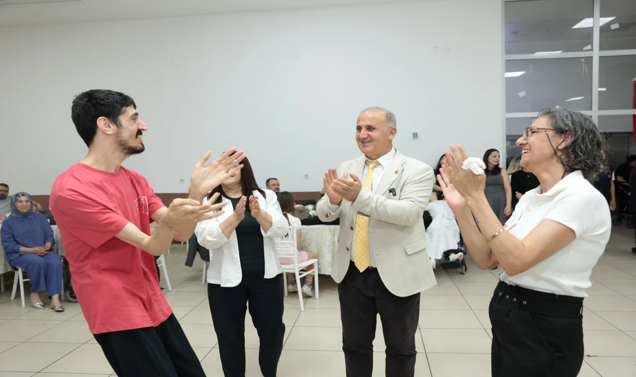 İncirliova'da engelli gençler için asker eğlencesi