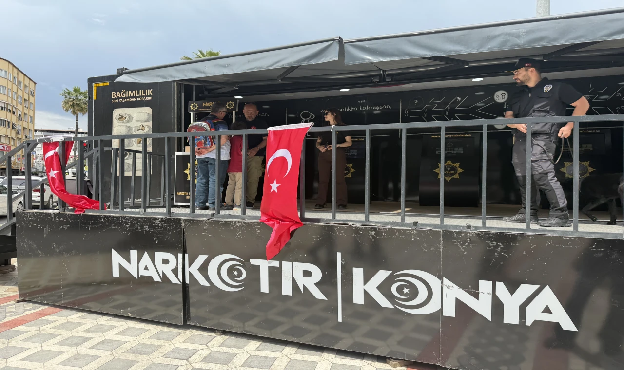 Nazilli’de NARKO TIR’a Yoğun İlgi: Gençlere Bağımlılık Uyarısı