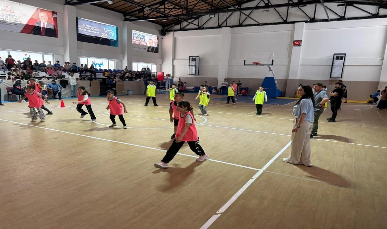 Salavatlı İlkokulu öğrencilerinden geleneksel oyunlarda başarı