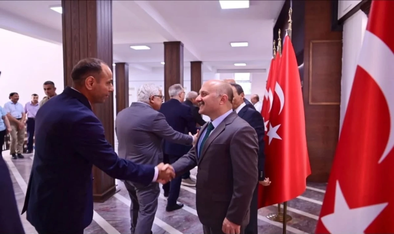 Vali Varol, personeliyle bayramlaştı