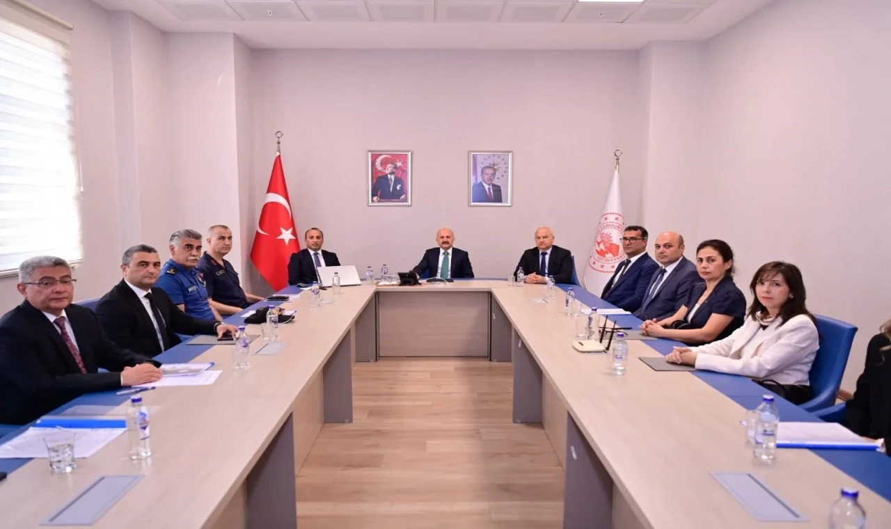 Aydın Valisi Varol, Çine’deki toplantıda projeleri değerlendirdi