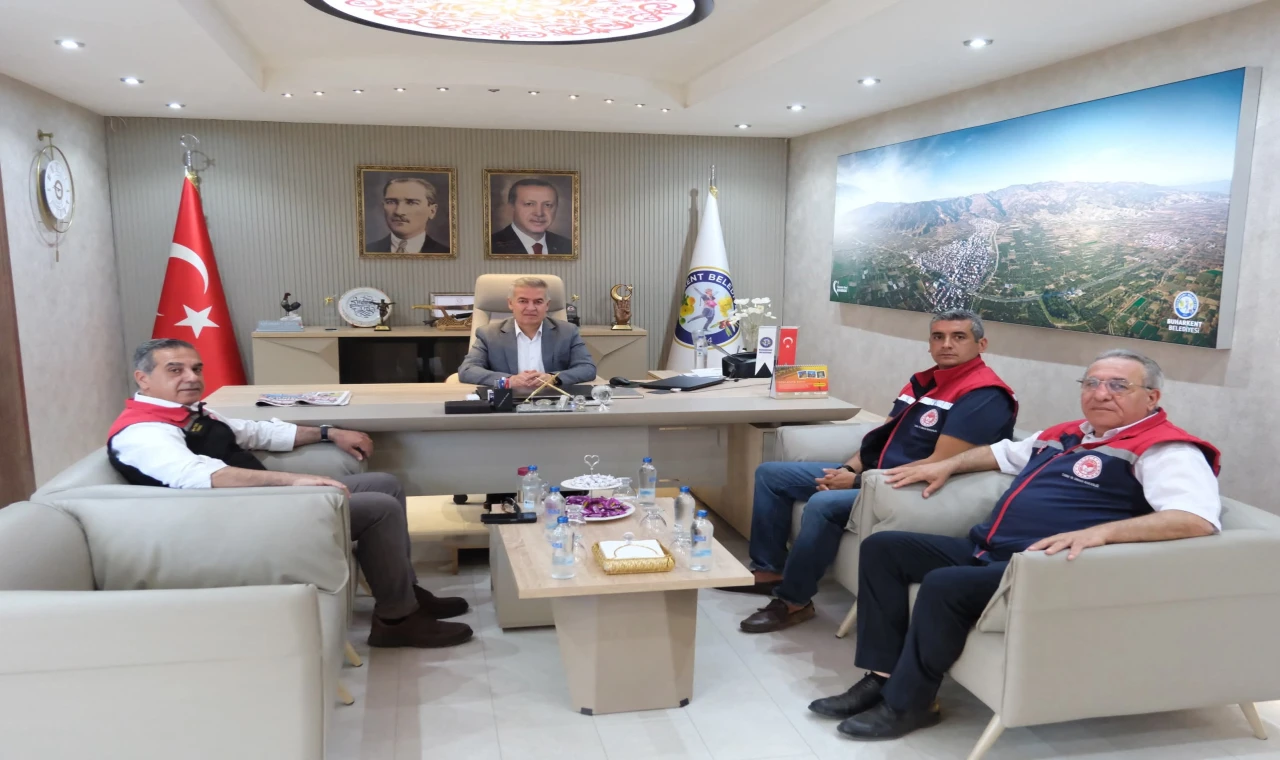 Başkan Erol, İlek Pazarını Ziyaret Ederek Üreticilerle Buluştu
