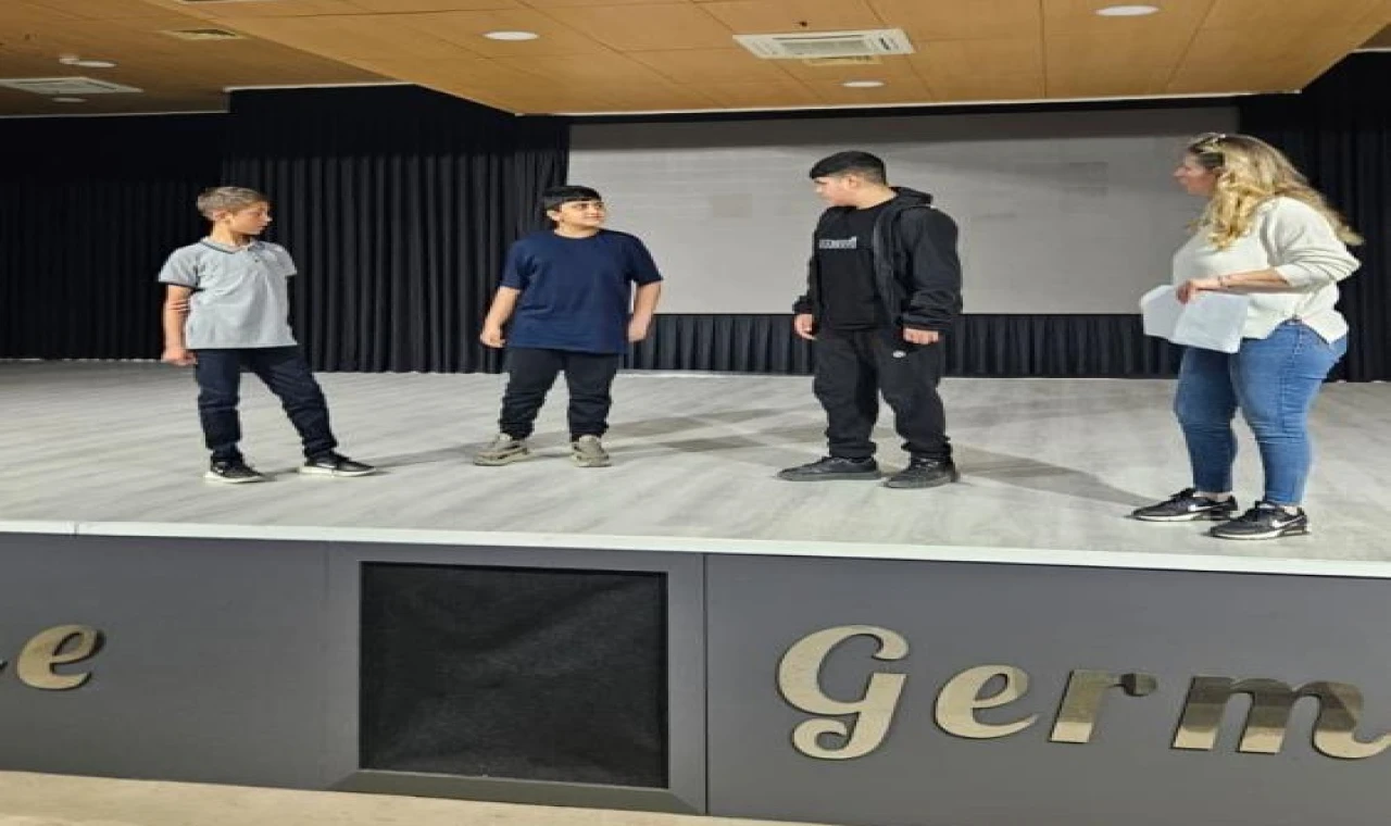 Başkan Zencirci'nin desteğiyle hayalleri sahneye taşındı