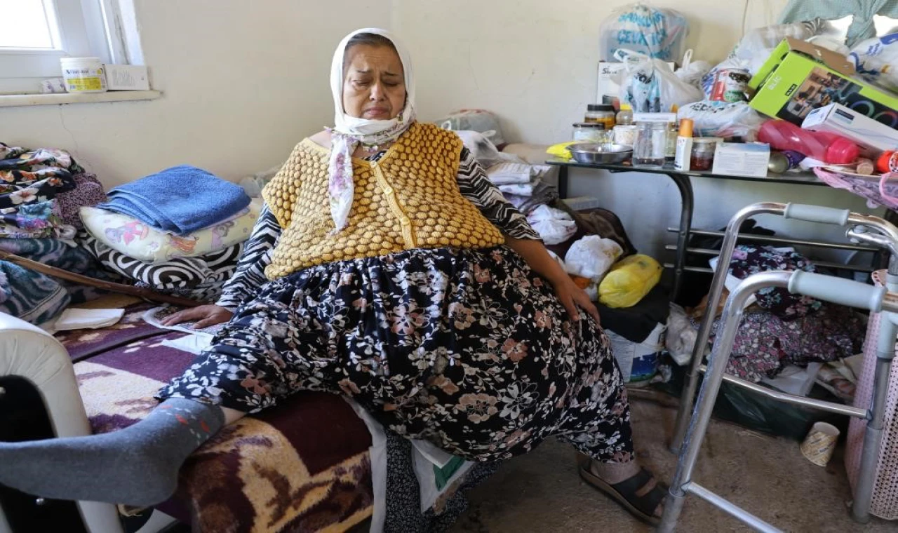 Karnından 40 kilogram kitle çıkarıldı