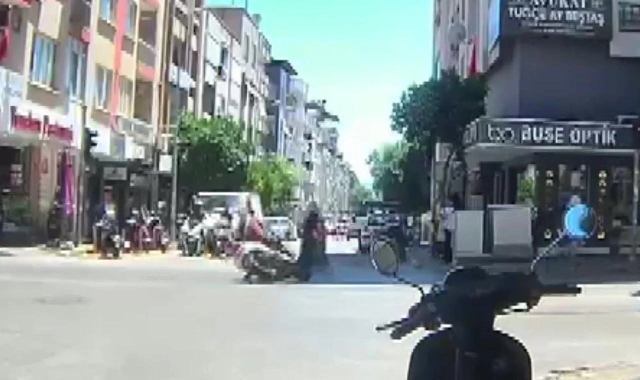 Nazilli'de yaya geçidinde korkutan kaza: 5 yaralı