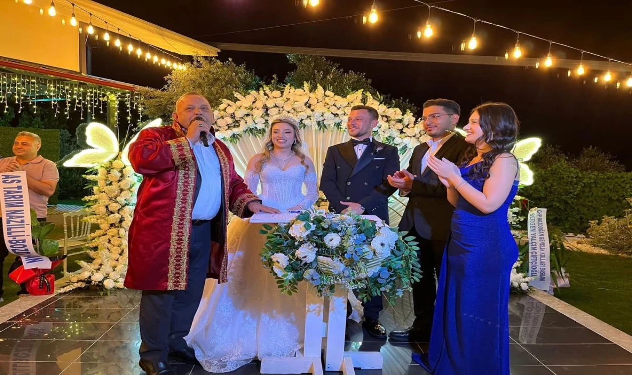 Nikâhı Başkan Özel Kıydı, Genç Çifte Ömür Boyu Mutluluk Diledi