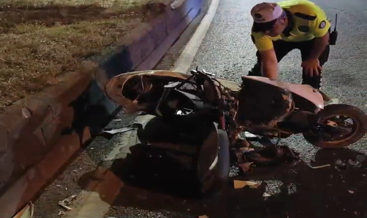 Nazilli’de Otomobil Motosiklete Çarptı, Sürücü Kaçtı: 1 Yaralı
