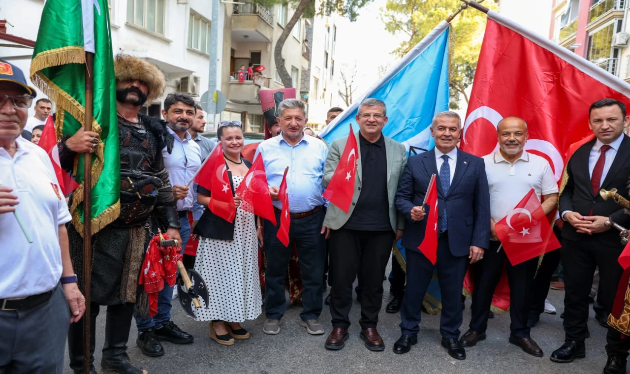 Buharkent’te Festival Coşkusu Zirveye Çıkıyor! Irmak Arıcı ve Alişan Bu Akşam Sahne Alacak