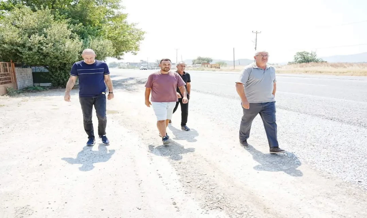 Germencik’te Çiftçilerin Ulaşımı İçin Yol Çalışmaları Sürüyor